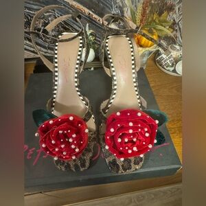 Betsey Johnson Carlos Rose 🌹 leopard print dress sandals